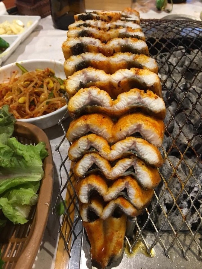 韓国版ウナギ炭火焼き