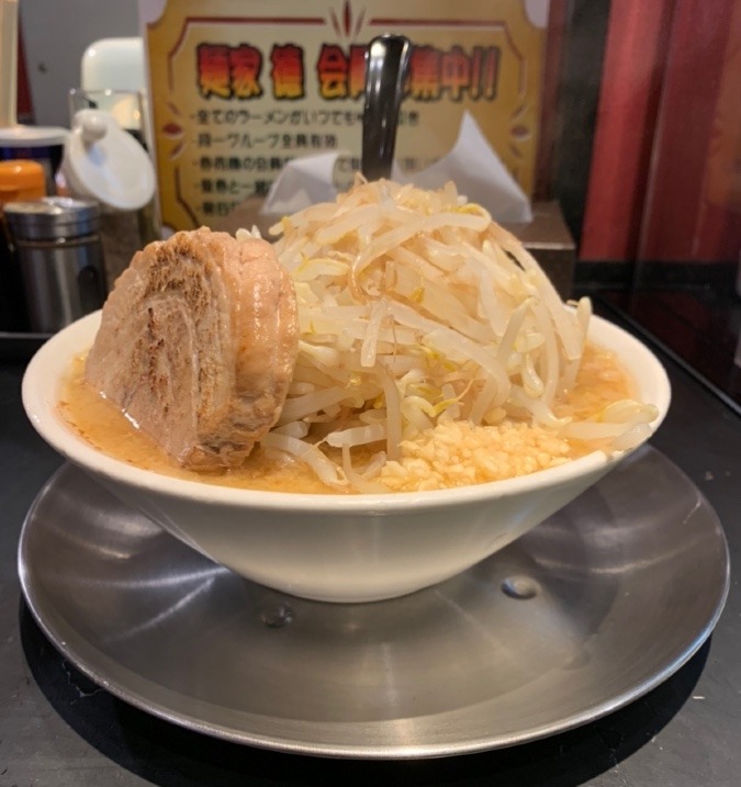 出てきてビックリ❗️　これで並のラーメン🍜