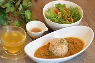 オーガニック野菜たっぷりのビーガンカレー