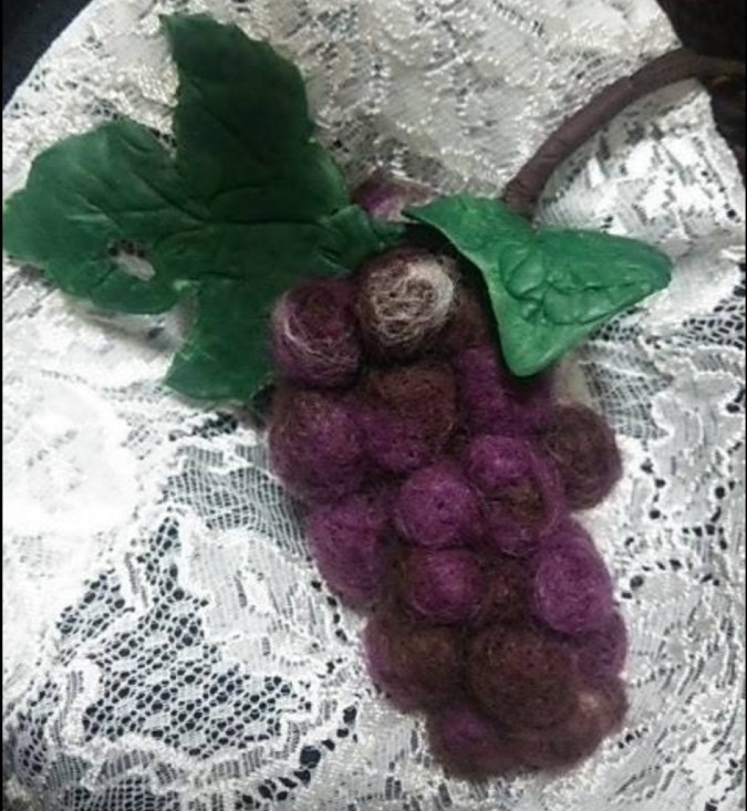 羊毛細工の葡萄
