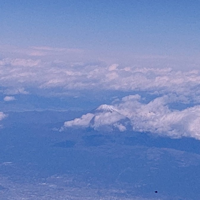 飛行機の窓から