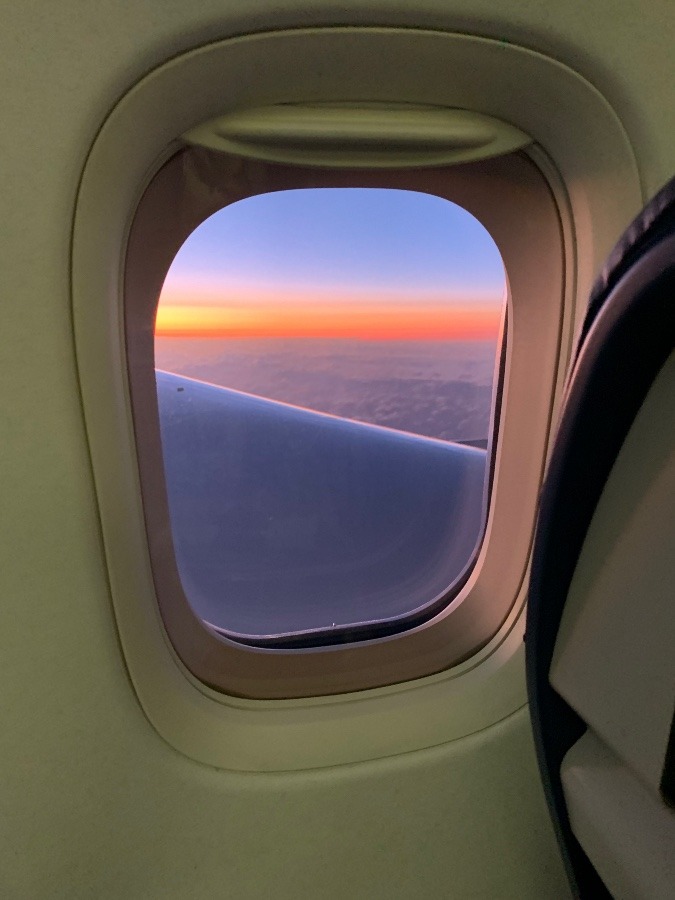 飛行機からの夕暮れ✈️🌤✨