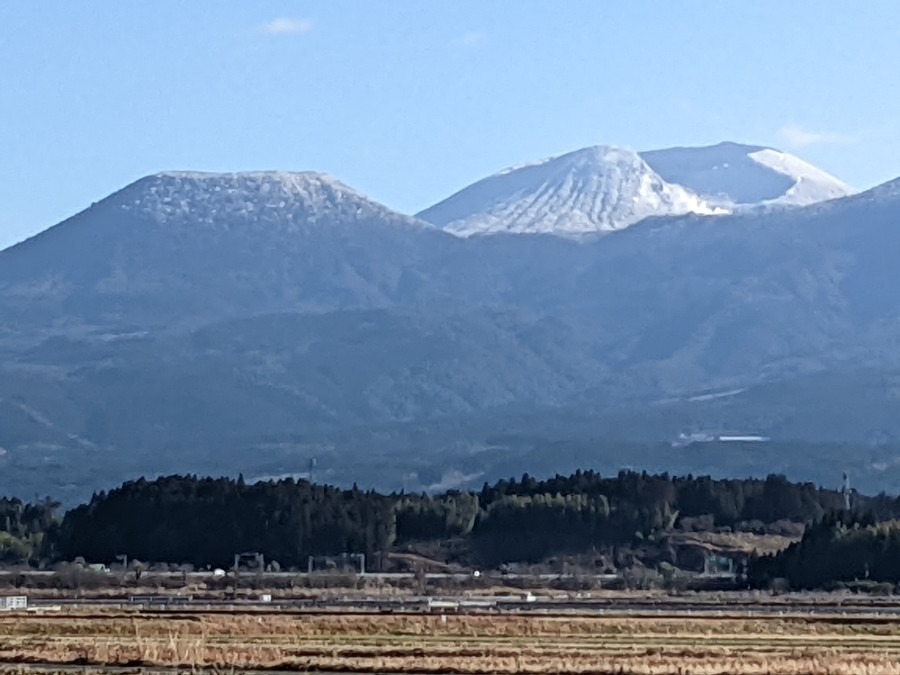 山々も雪化粧☃