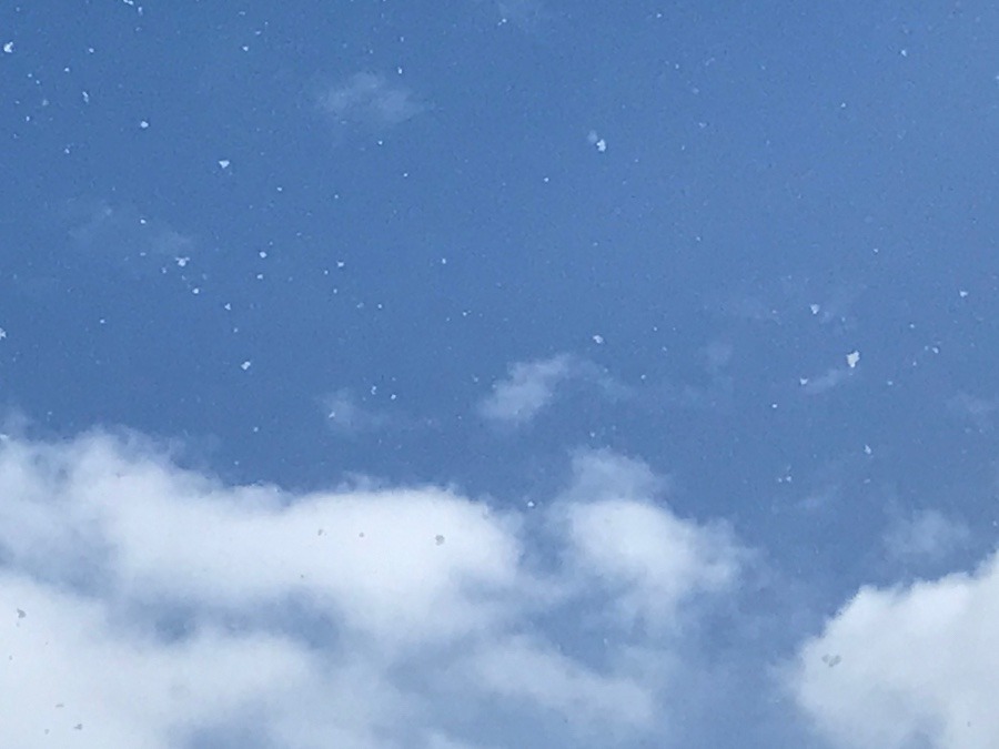 雪舞う空