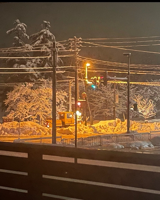 真夜中の除雪車