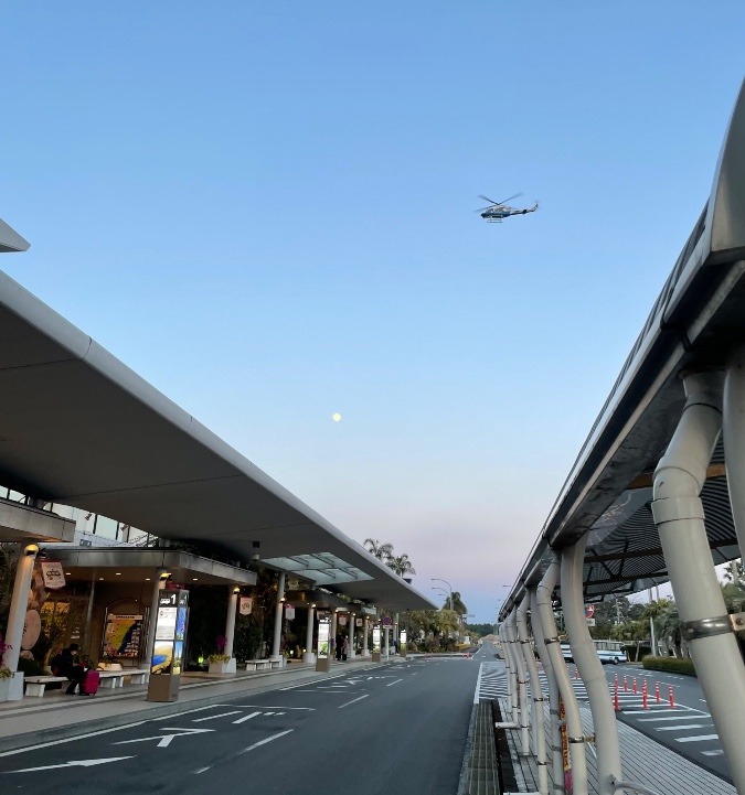 宮崎空港の白い月❗️
