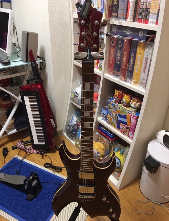 作曲ルームでの1枚です😃🎸🎹✨