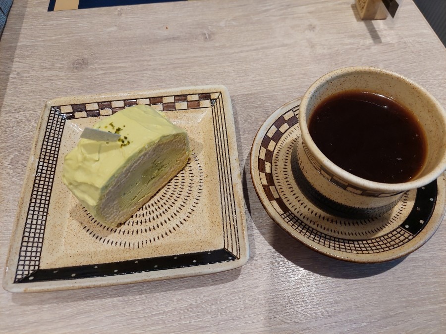 ランチでピスタチオケーキ