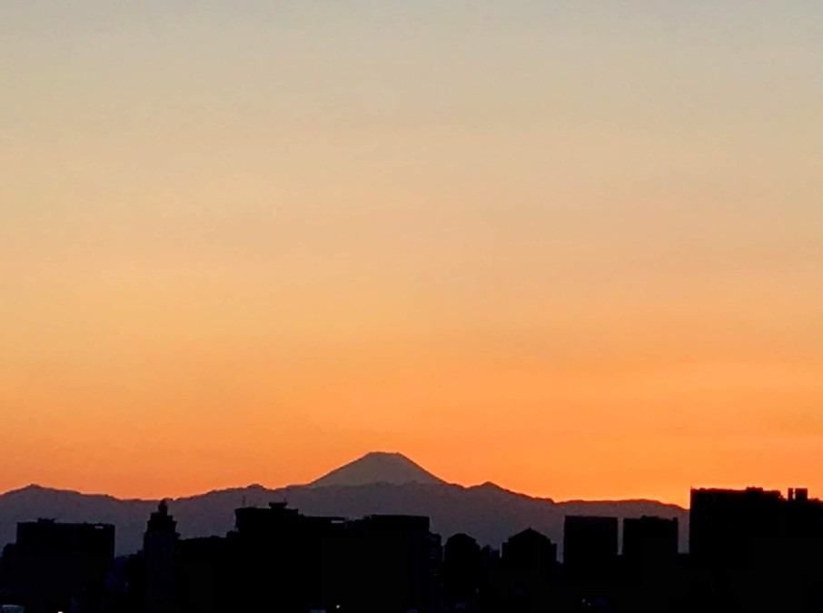 夕映えの富士山