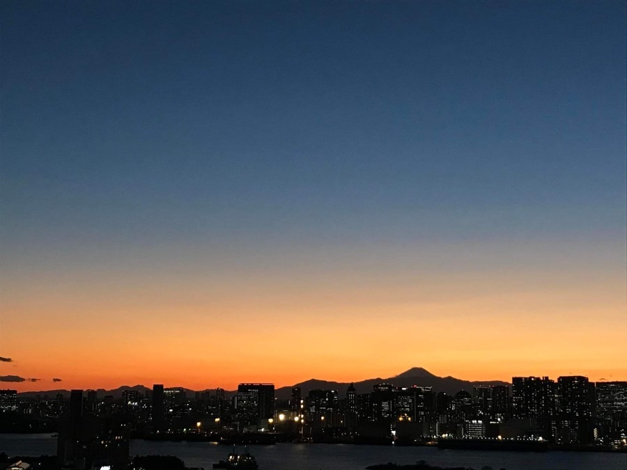 日没の富士山