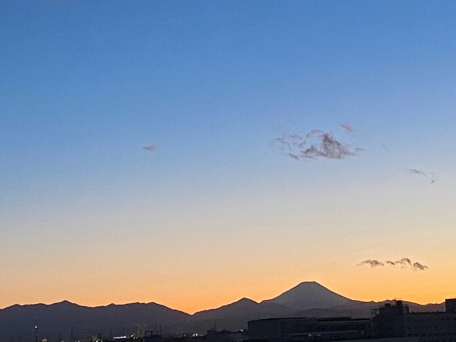 夕暮れの富士山