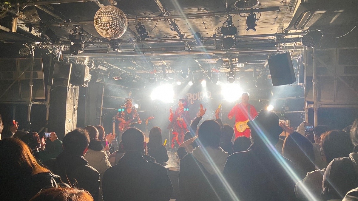 大阪ライブでの1枚🎸🥁🎤😘✨