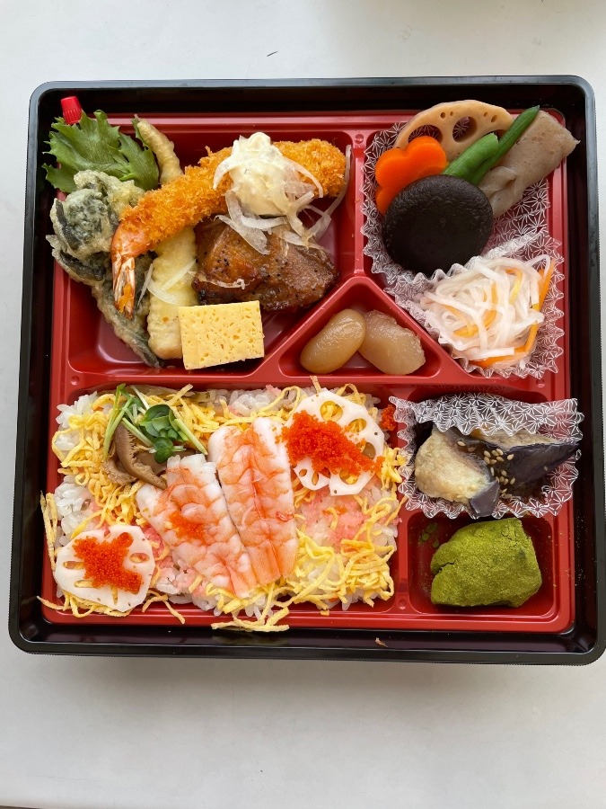 お花見🌸弁当(誕生日お祝い弁当)