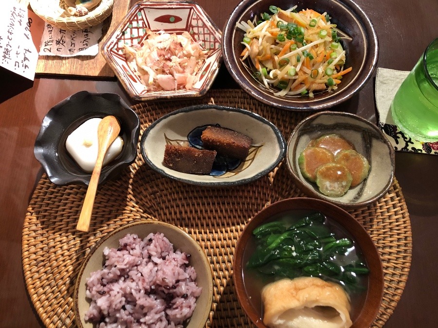 沖縄料理でランチ