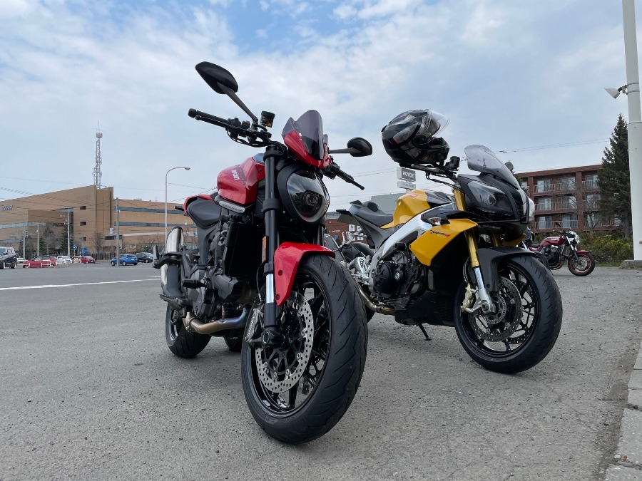 ducati monster 937