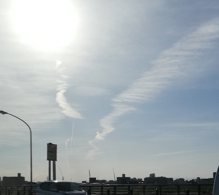 今日の空16:00頃
