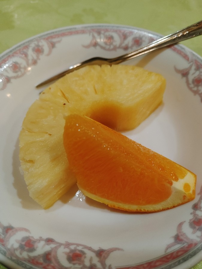 今夜のデザート🍍🍊🍴😊