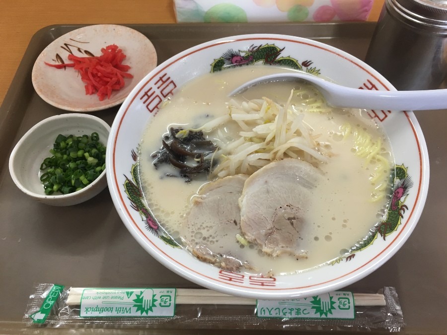 えびつラーメンの「とんこつラーメン」