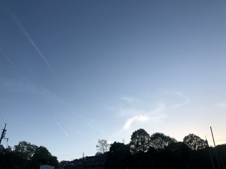 4/16   18:00の空