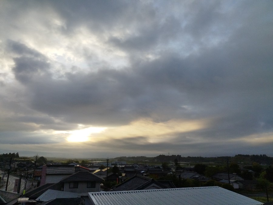 都城市（2022/4/12）　今朝は少し雨が降ってます😓🌂