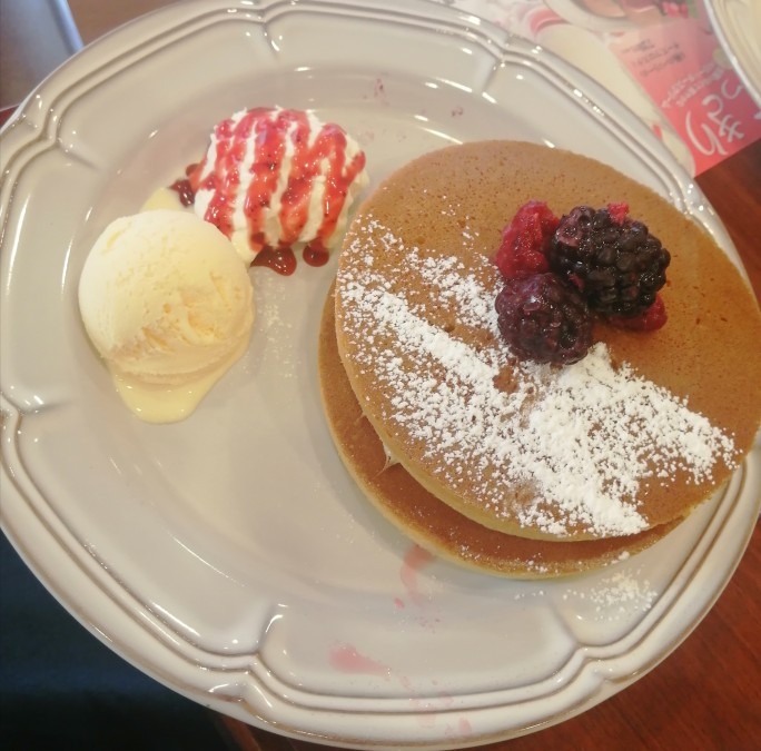 今日のランチ　珈琲館で　パンケーキ