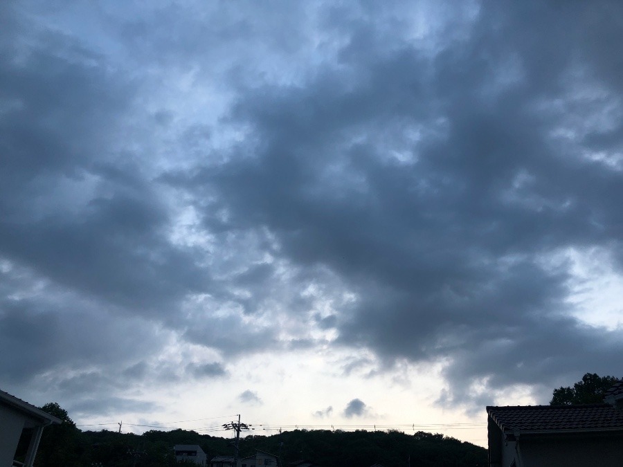 4/27  18:45の空