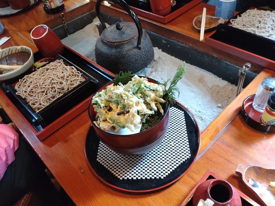 箱根　自然薯と10割蕎麦　かき揚げ