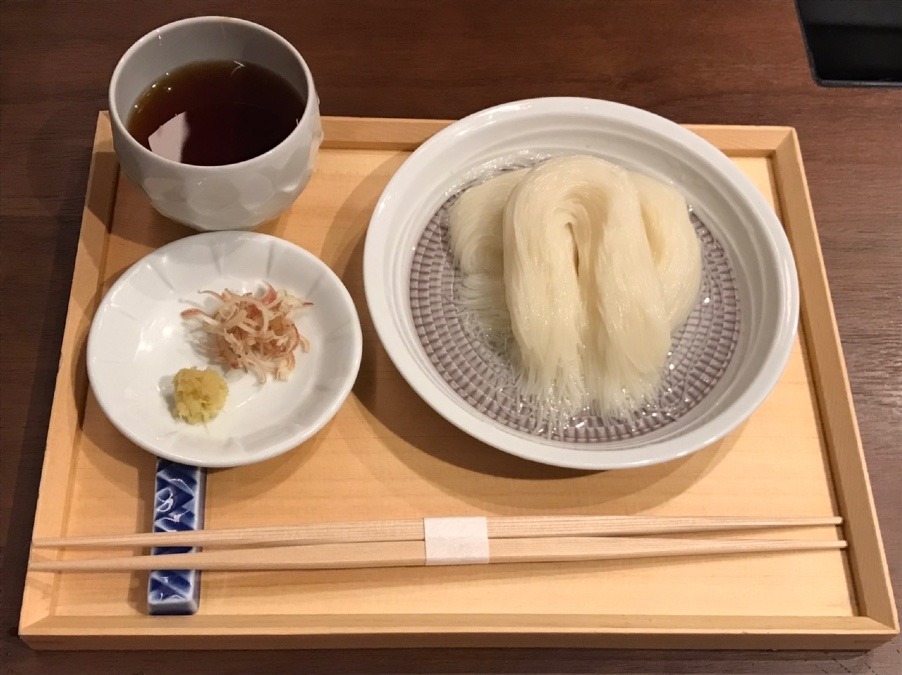 シメのお素麺