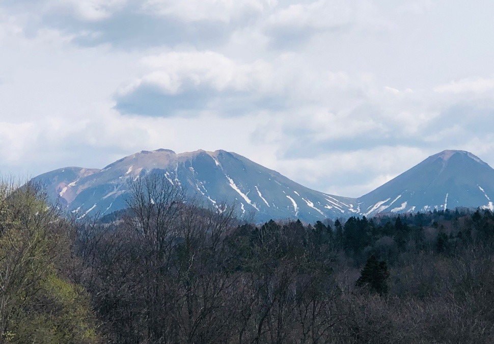 雪解けの雌阿寒岳