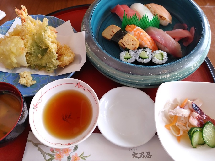 宮崎県民グルメ総選挙一位の大乃屋の天ぷら&寿司🍣定食🍴☺️