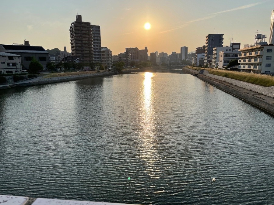 昨日の橋から見た、夕やけ😁