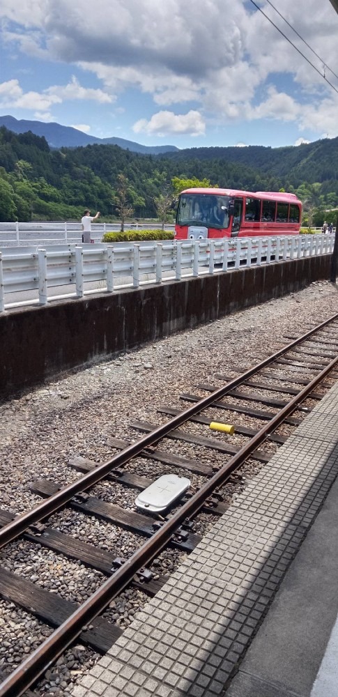 機関車トーマスの仲間のバスのバーディー