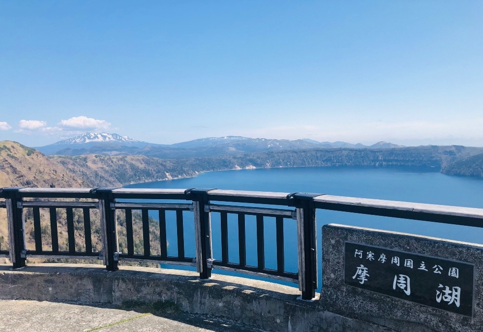 春の摩周湖
