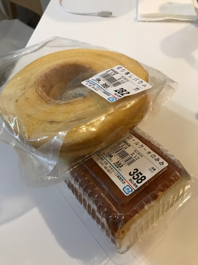 治一郎のバウムとロールケーキ。