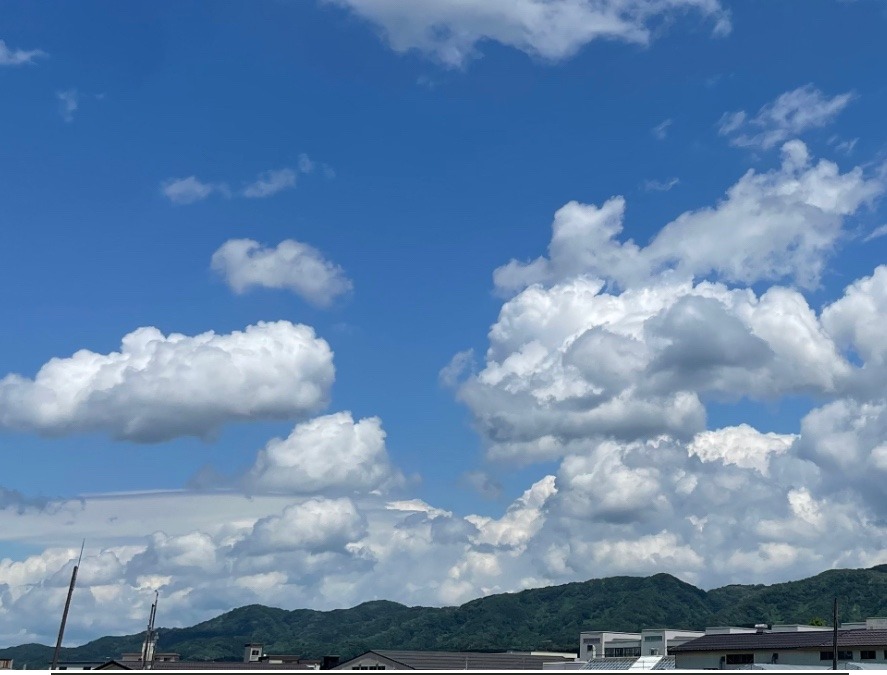 今日も雲もくもく☁️