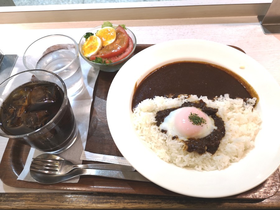 東京駅構内の本屋さんで❤️