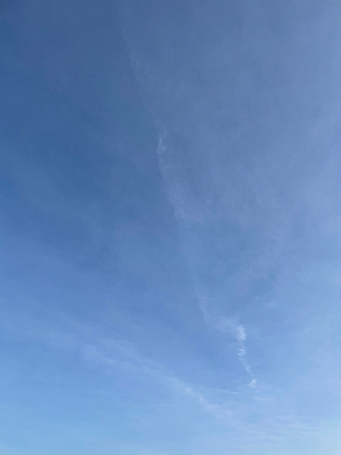 広〜い青空