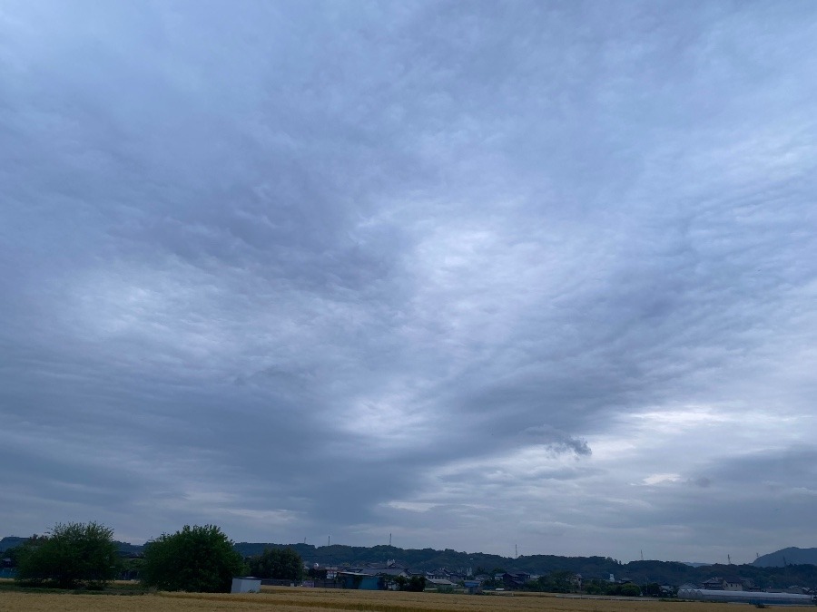 夜明け前の空