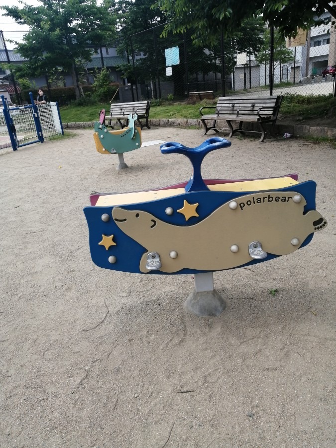 児童公園－北極グマ遊具