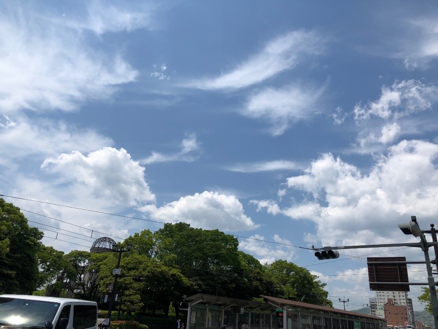 広島市紙屋町の空11:45