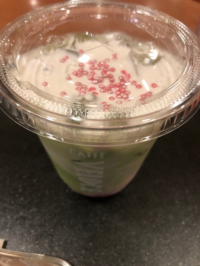 アイスストロベリー抹茶ラテ