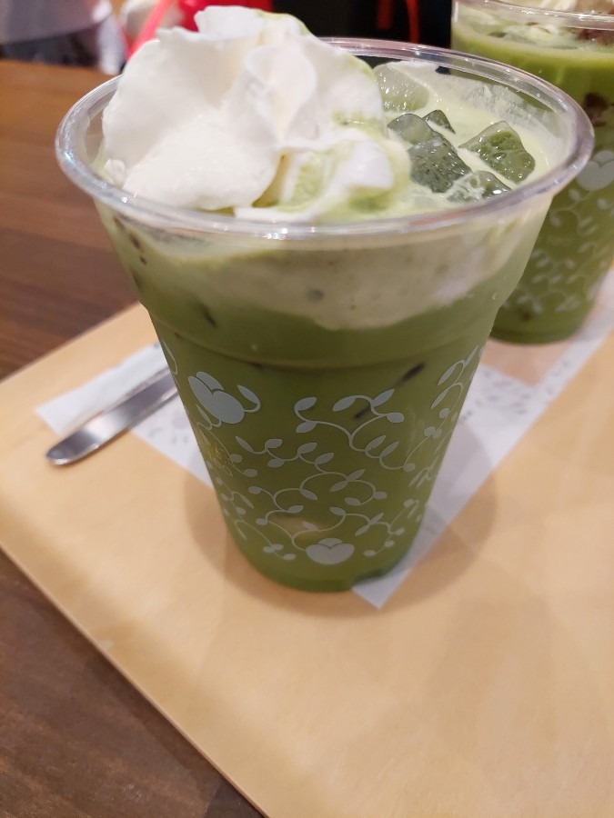 カフェにて