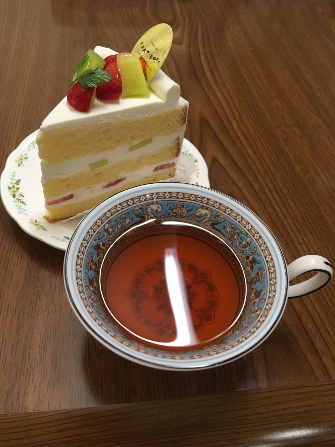 ケーキに乾杯❣️