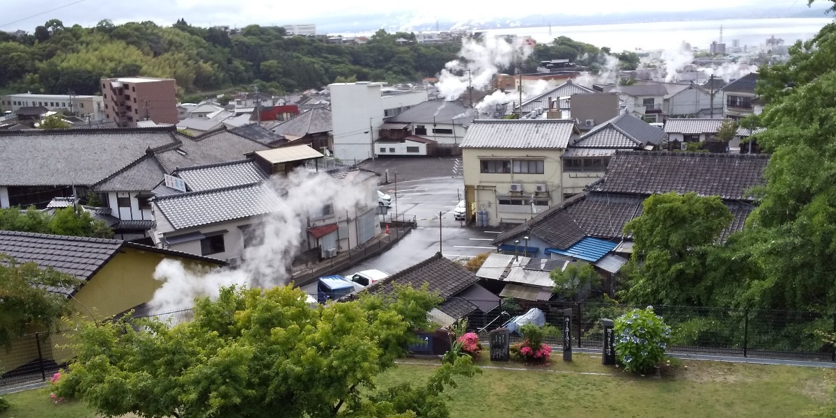 別府の湯けむり