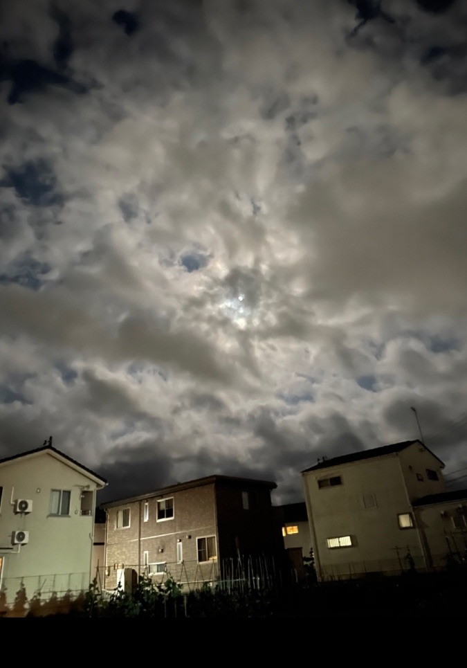 雲の中の月🌔