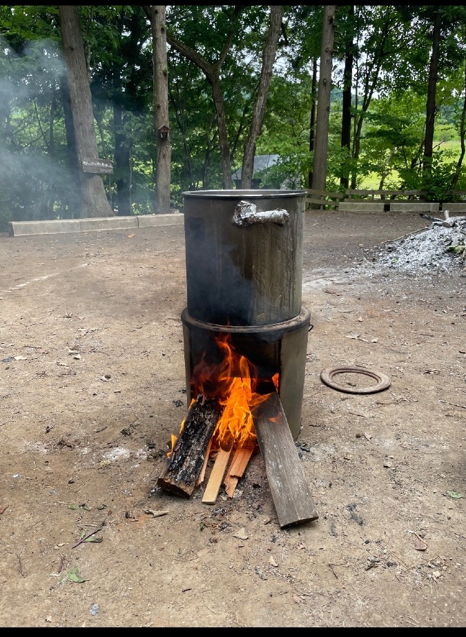 鍋でグツグツ煮て…
