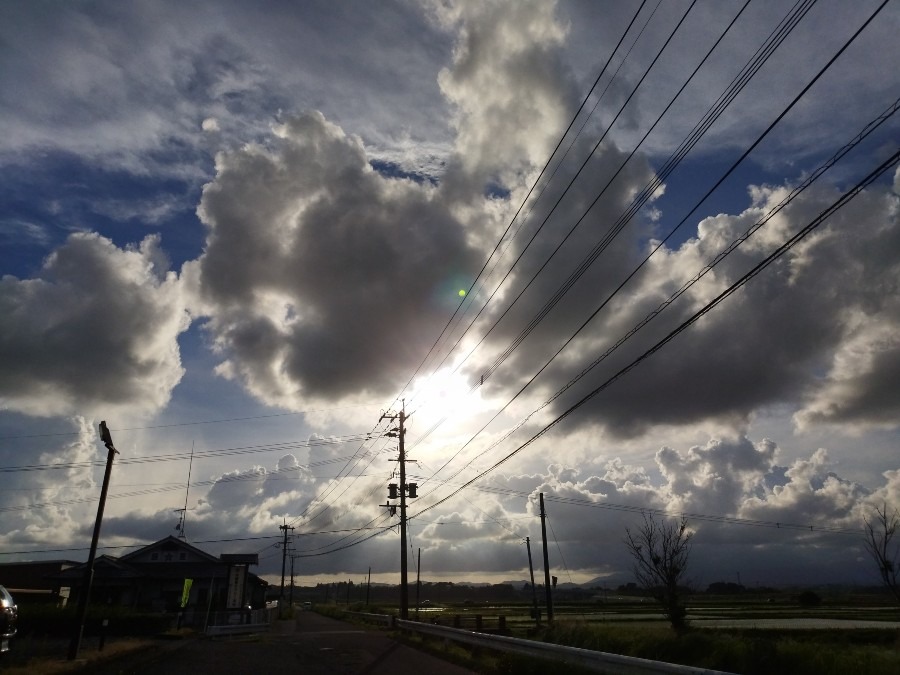 都城市（2022/6/27）夕方、モコモコ雲が激しい☀️❗