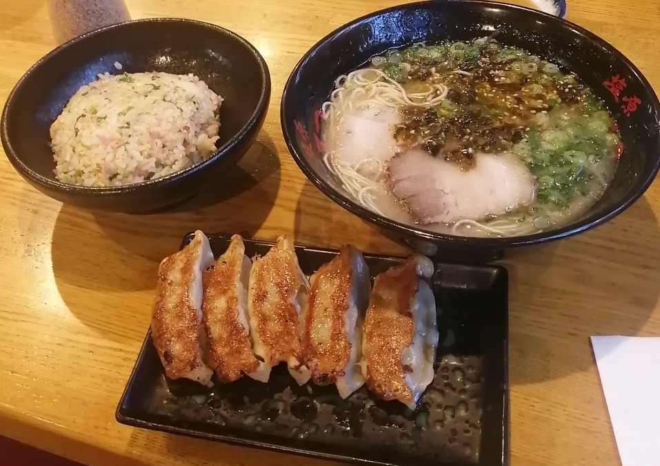 行列のできるラーメン屋さん