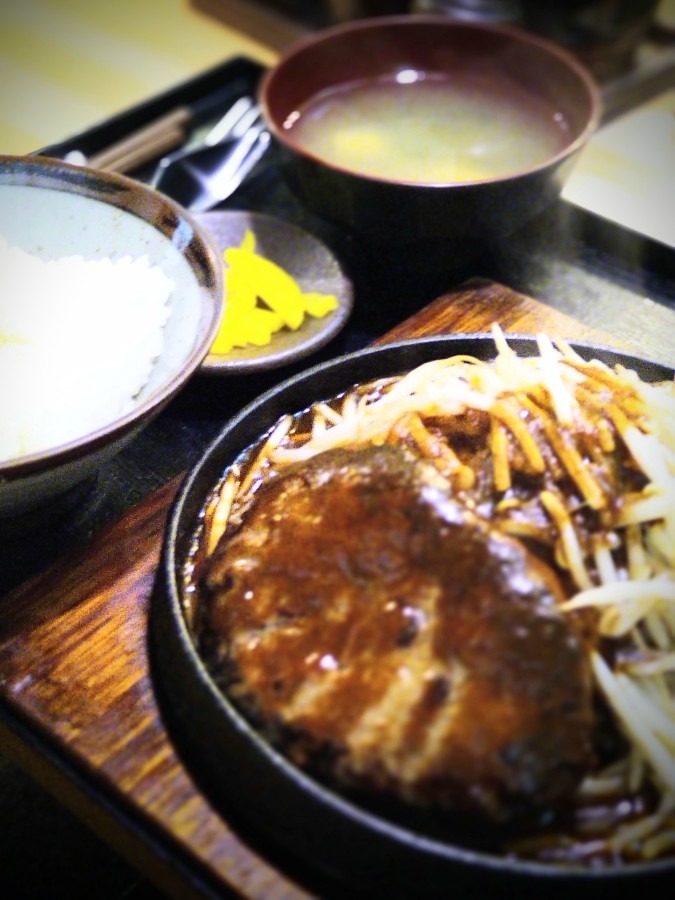 ハンバーグ定食