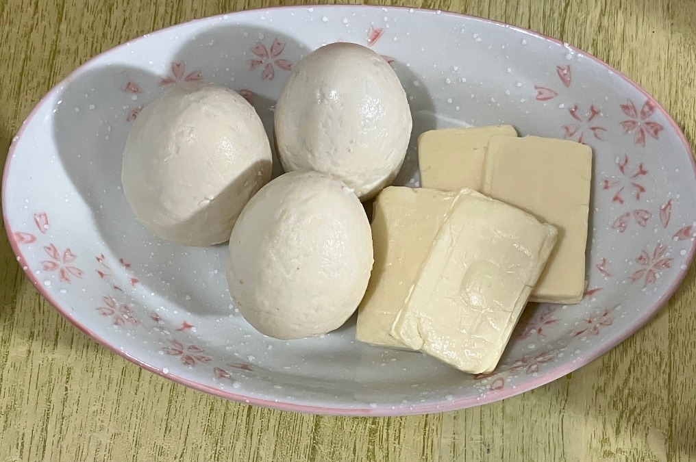 ゆで卵とベビーチーズのぬか漬け(๑╹ω╹๑ )